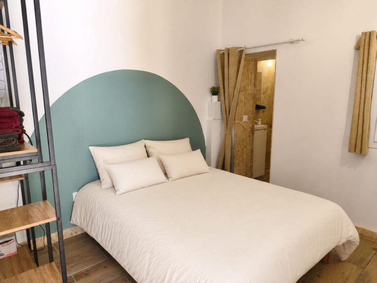chambre double avec salle de douche attenante location Avignon Location