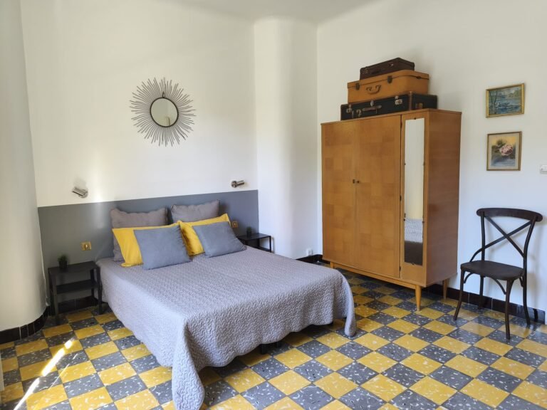 chambre spacieuse avignon l'olivier