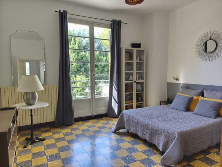 l'olivier chambre double avec balcon